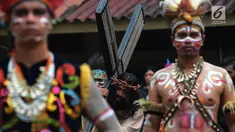 Visualisasi jalan salib di gereja ST. Fransiskus Asisi Paroki Tebet, Jakarta,Jumat (19/4).  Visualisasi tersebut diadakan untuk menambah keimanan umat Katolik yang mengikuti ibadah Jumat Agung dalam rangkaian peringatan Paskah. (merdeka.com/Imam Buhori)