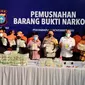 Pemusnahan 122 kilogram sabu dan 10 ribu pil ekstasi oleh Polda serta Badan Narkotika Nasional Provinsi Riau. (Liputan6.com/M Syukur)