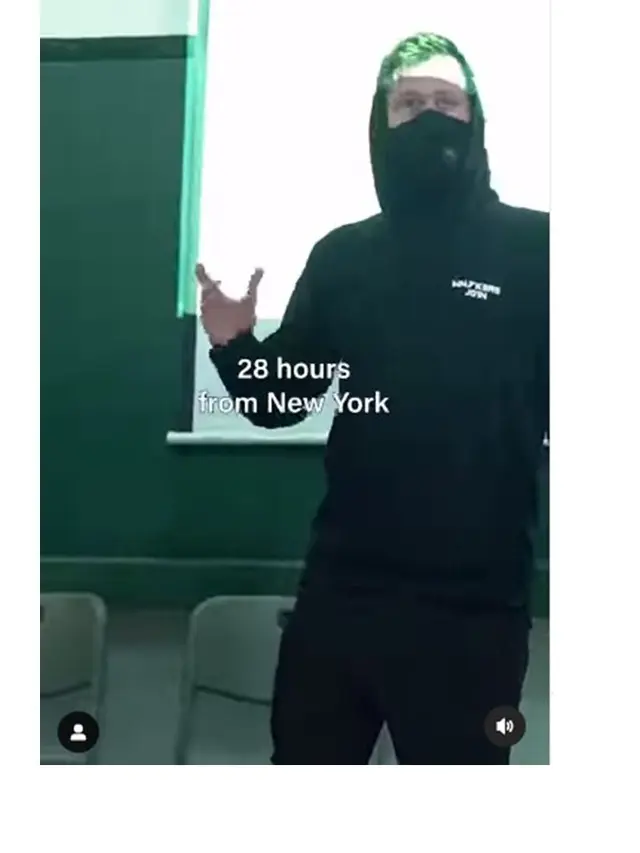 7 Momen Alan Walker Kunjungi Sekolah di Medan, Bikin Guru dan Murid Terharu
