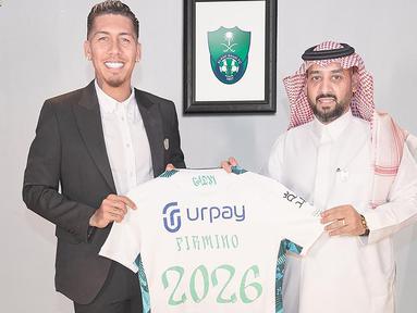 Bursa transfer musim panas 2023/2024 masih terus berlangsung. Liga Arab Saudi atau Saudi Pro League yang sejak tengah musim 2022/2023 kedatangan bintang Liga Inggris, Cristiano Ronaldo yang hengkang dari Manchester United untuk memperkuat Al Nassr, terus membuka keran kedatangan para pemain asal Liga Inggris di bursa transfer musim panas 2023. Sejauh ini, Liga Arab Saudi telah memastikan 5 pemain asal Liga Inggris menandatangani kontrak dengan klub-klub kaya di Saudi Pro League. Siapa saja? Berikut daftar lengkap kelimanya. (instagram.com/alahliclub.sa)