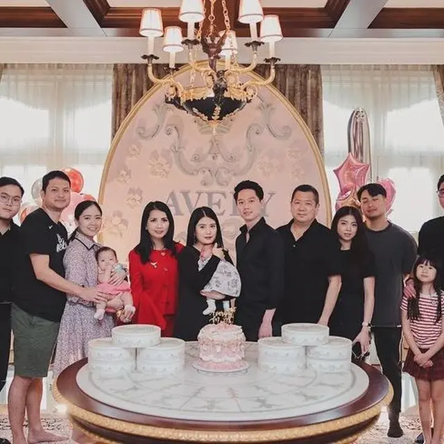 7 Momen Perayaan 1 Bulan Avery, Putri Kevin Sanjaya dan Valencia Tanoe