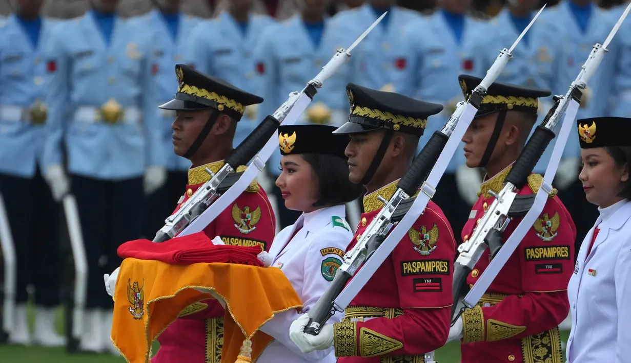 Peringatan detik-detik Proklamasi di Ibu Kota Negara, Nusantara dipimpin langsung Presiden Joko Widodo. (AP Photo/Achmad Ibrahim)