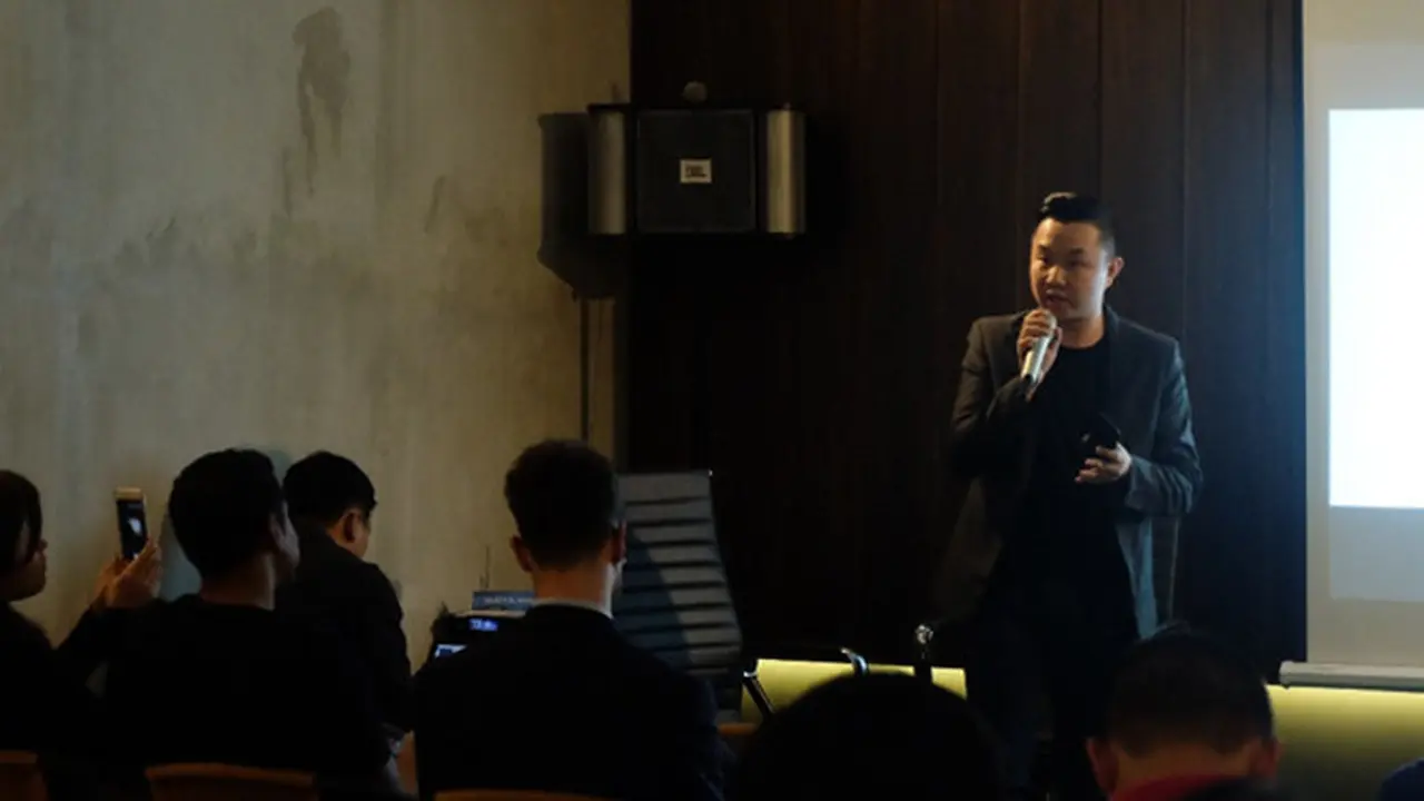 Steven Suhadi, Co Founder Blocktech saat presentasi di ICO World Tour. Dok: Blocktech