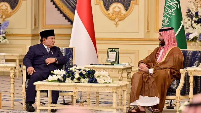 Presiden Prabowo Subianto melakukan pertemuan bilateral tingkat tinggi dengan Putra Mahkota sekaligus Perdana Menteri Arab Saudi, Mohammed bin Salman Al Saud (MBS) di Istana Al-Salam, Jeddah, Rabu, 2 Juli 2025. (Foto: Muchlis Jr - Biro Pers Sekretariat Pr