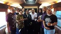 PT Kereta Api Indonesia (Persero) melalui anak usahanya PT Kereta Api Pariwisata mengajak wisatawan asal Malaysia untuk menikmati kereta wisata. (Ilyas/Liputan6.com)