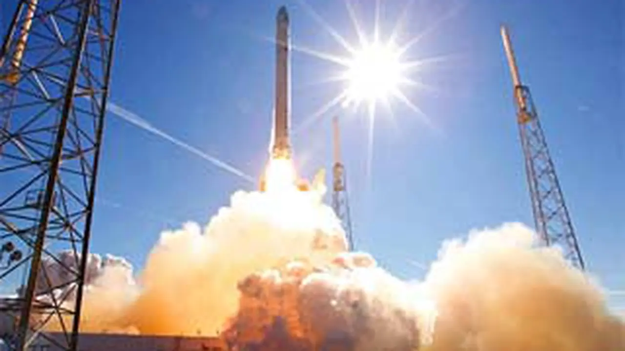 120522bspacex.jpg