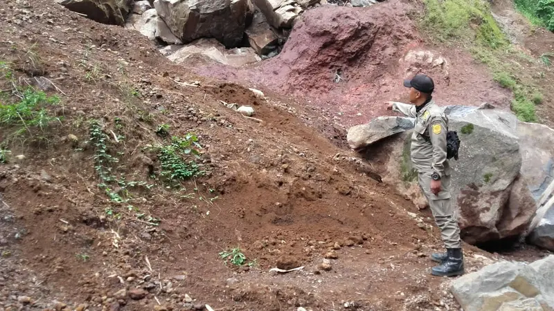 Tanah Longsor, Kecamatan Cijeruk, Kabupaten Bogor.