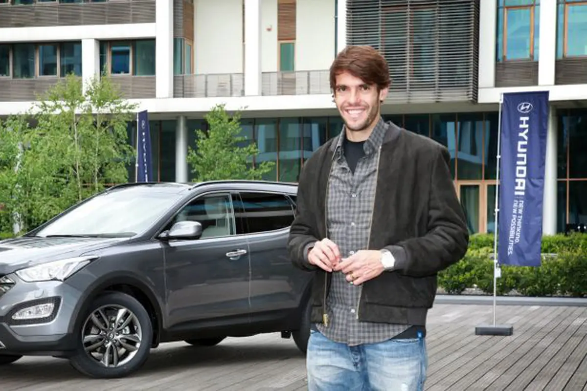 Hyundai Santa Fe Jadi Tunggangan Kaka Selama Piala Dunia