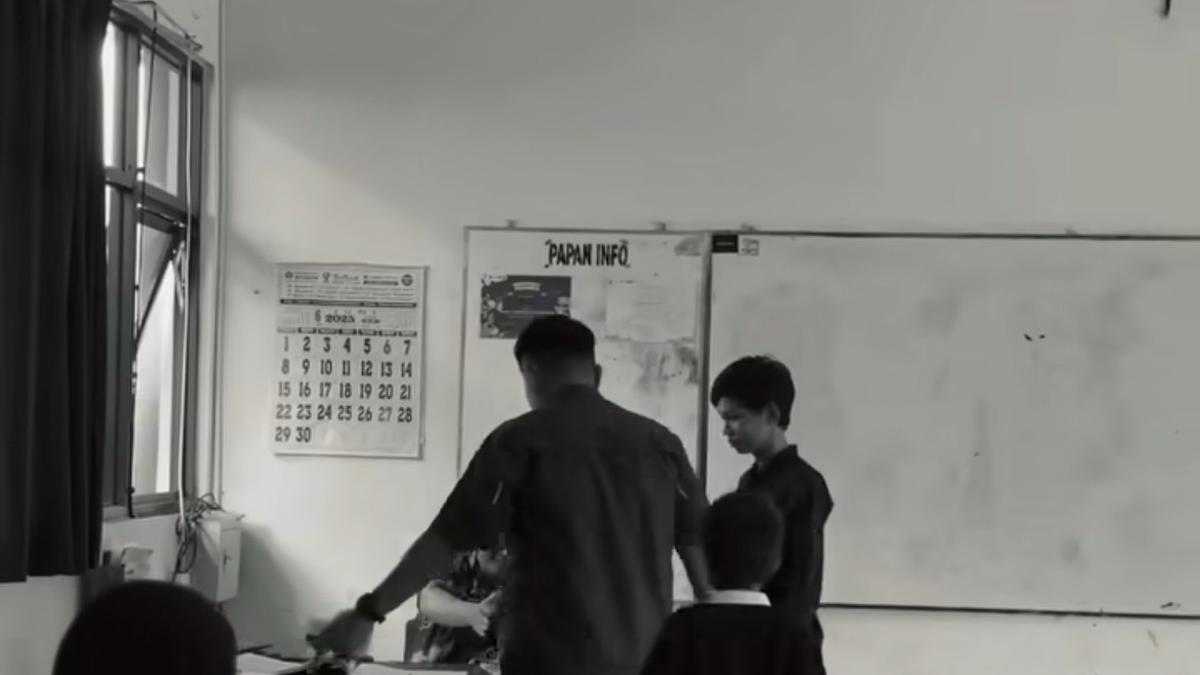 Cerita Haru Anak Yatim Minta Tolong Petugas Damkar Ambilkan Rapor di Sekolah
