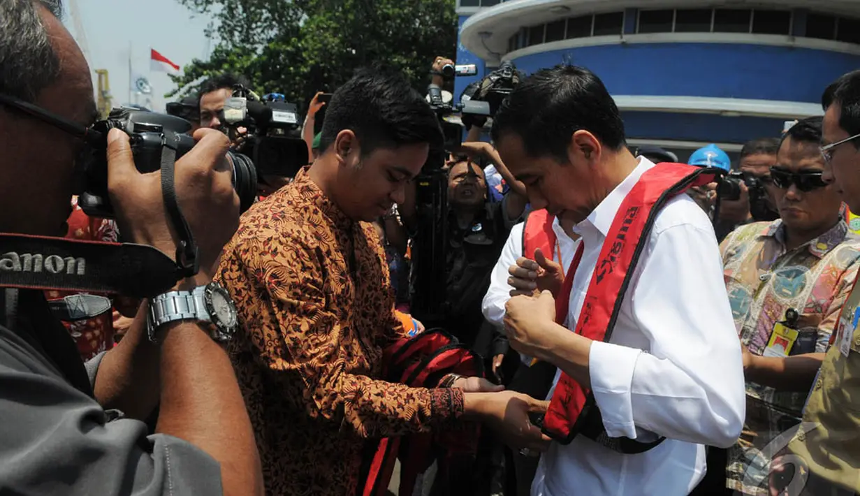 Kedatangan Jokowi ke pelabuhan tersebut untuk memantau proses pembangunan Pelabuhan Kalibaru, Jakarta, Selasa (23/9/2014) (Liputan6.com/Herman zakharia)