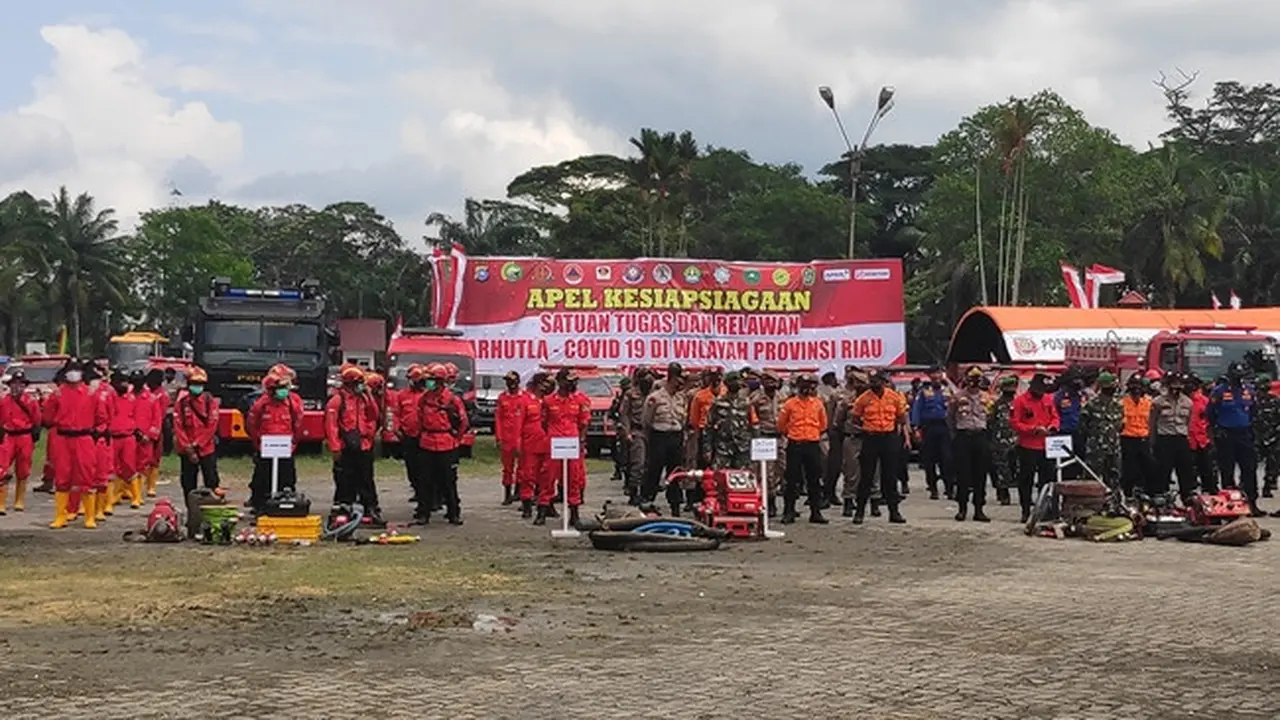 Apel siaga menghadapi Karhutla dan Covid-19 di Pekanbaru, Provinsi Riau yang dihadiri Kepala Baharkam Polri.