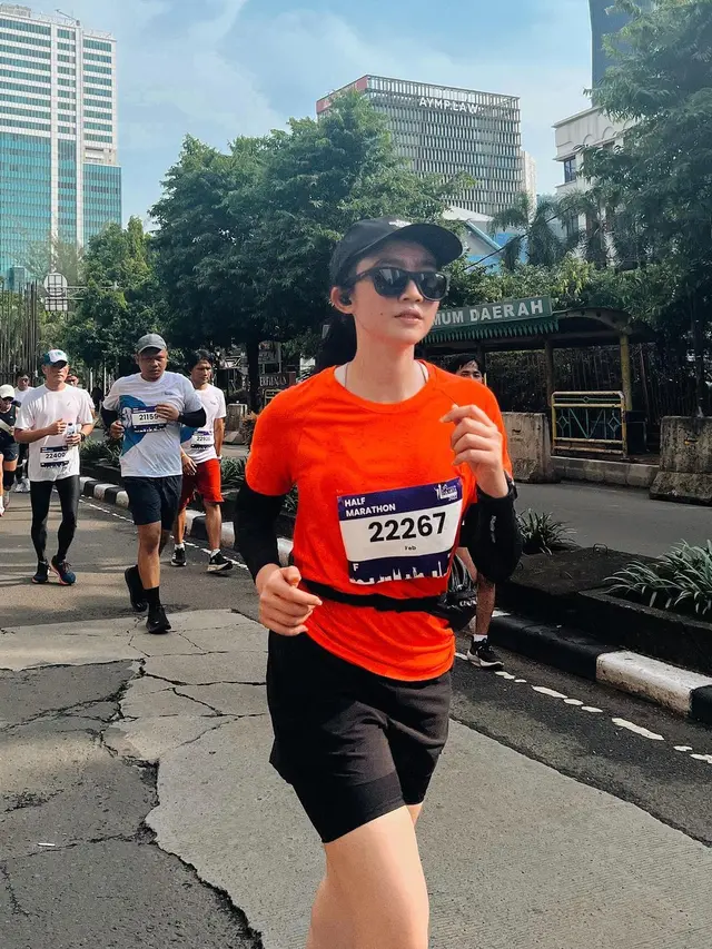 6 Momen Febby Rastanty Perdana Ikut Lari Marathon, Sempat Overthinking