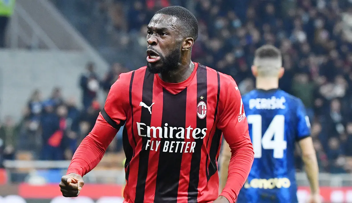 Fikayo Tomori juga menjadi salah satu korban dari kedatangan Thomas Tuchel. Pemain jebolan akademi Chelsea ini akhirnya memutuskan untuk hengkang ke AC Milan. Tomori berhasil mengantarkan Rossoneri meraih gelar Serie A pada musim 2021/2022. (AFP/ Tiziana Fabi)