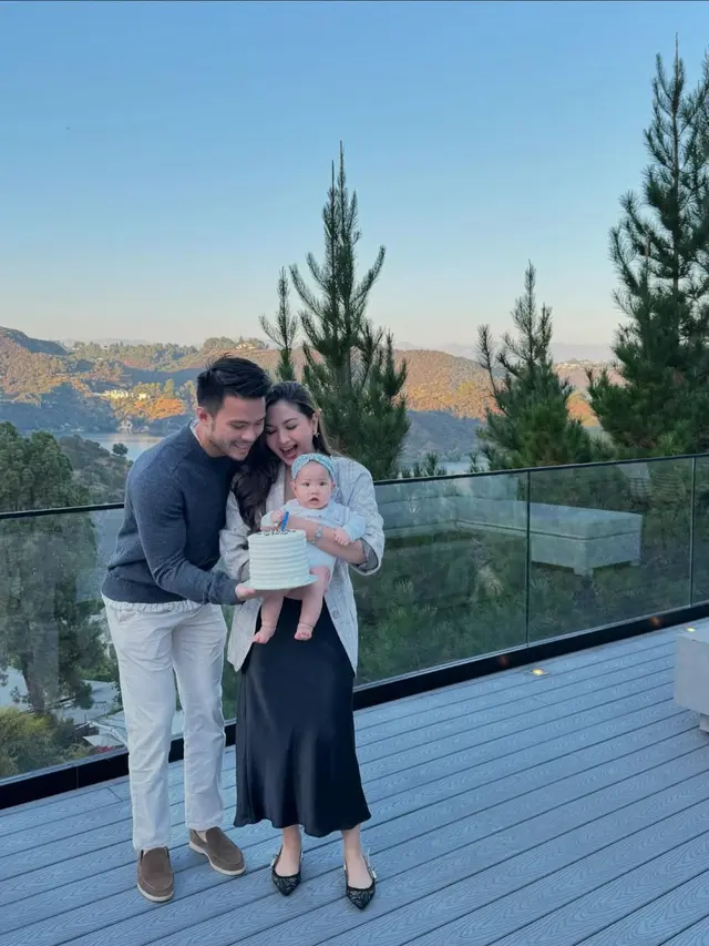 6 Potret Gaya Jessica Mila saat Momong Anak di Luar Negeri, Tampil Stunning