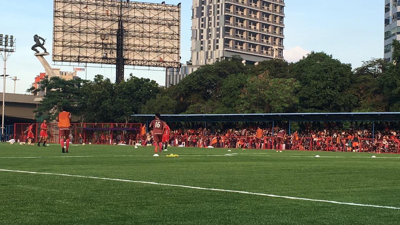 Persija Jakarta menggelar latihan perdana 2019 di venue latihan baru, Lapangan Pancoran, Jakarta, Senin (7/1/2019) sore.
