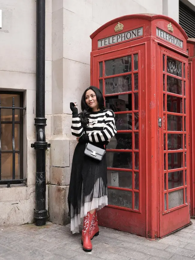 Stripe Sweater dan Rok Tutu