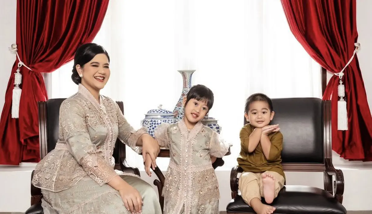 Sementara itu, Panembahan Al Nahyan Nasution pun hadir di frame berikutnya dengan gayanya yang menggemaskan. @riomotret