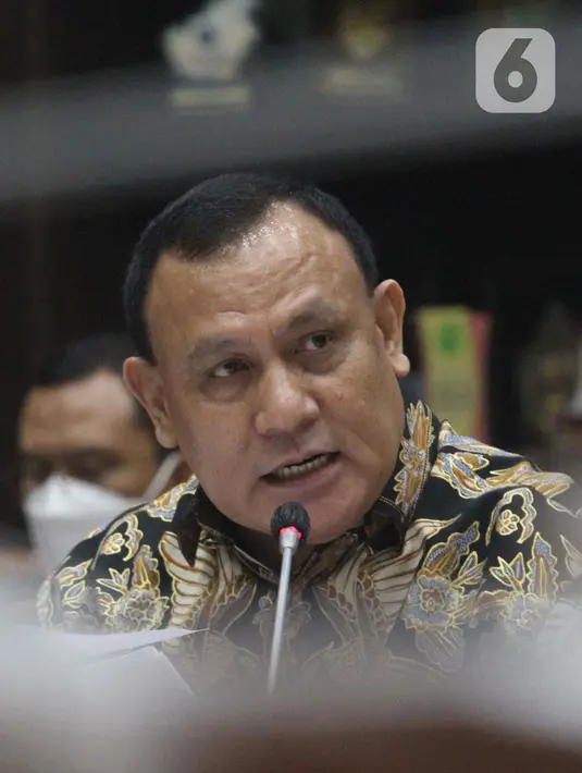 Ketua Komisi Pemberantasan Korupsi (KPK), Firli Bahuri saat mengikuti rapat kerja dengan Komisi III DPR di Kompleks Parlemen, Senayan, Jakarta, Rabu (7/9/2022). Rapat tersebut membahas RKA K/L tahun 2023 dan pembahasan usulan program yang akan didanai oleh DAK. (Liputan6.com/Angga Yuniar)