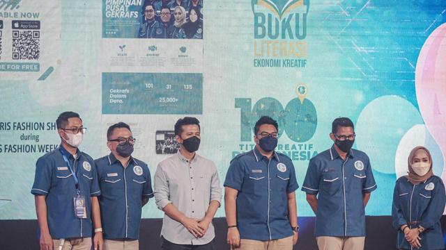 Menteri Pariwisata dan Ekonomi Kreatif Sandiaga Uno dalam acara puncak HUT ke-3 Gerakan Ekonomi Kreatif Nasional (Gekrafs) di Gedung Kesenian Jakarta (GKJ)