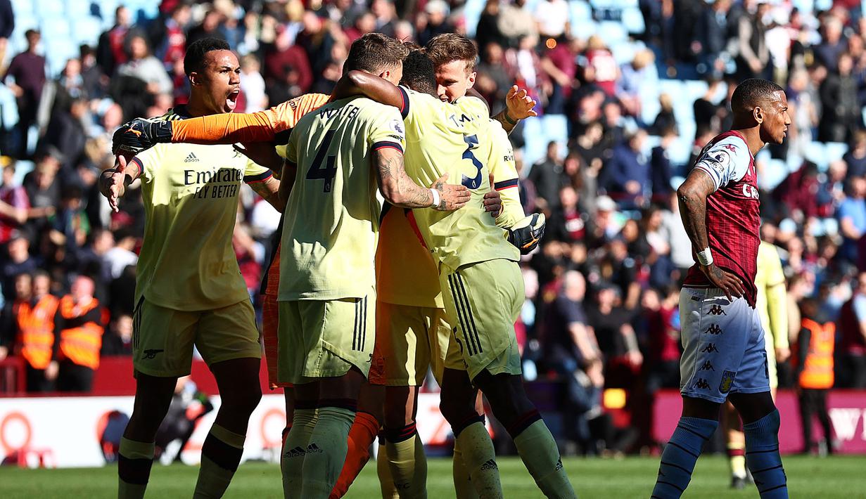 Arsenal berhasil menyegel skor 1-0 hingga akhir laga. Dengan kemenangan ini, anak asuh Mikel Arteta berhasil memperkuat posisinya di empat besar klasemen Liga Inggris 2021/2022 dengan raihan 54 poin dari 28 laga. (AFP/Adrian Dennis)