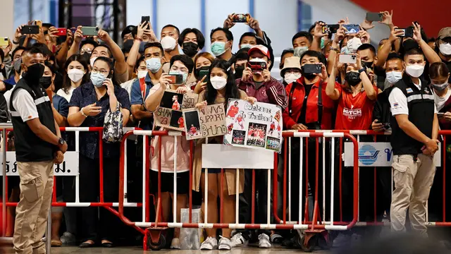 Foto: Fans Berat Sambut Skuad MU di Thailand, Kecewa Cristiano Ronaldo Tak Ada