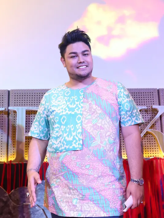 Perancang busana Ivan Gunawan saat di Galeri Indonesia mengatakan semoga Indra Bekti kuat dalam menghadapi masalahnya. (Andy Masela/Bintang.com)