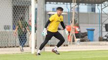 Kiper Timnas Indonesia U-22, Ernando Ari Sutaryadi, saat sesi latihan di Visakha Training Center, Kamboja, Selasa (2/4/2023). Latihan tersebut merupakan persiapan jelang laga melawan Myanmar di SEA Games 2023. (Bola.com/Abdul Aziz)