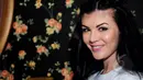 Artis asal Rusia Alina Saraswati saat ditemui di acara syukuran film Miemien di kawasan Cirendeu, Tangerang Selatan, Banten, Senin (4/5/2015). Miemien merupakan sebuah film komedi-drama yang dipadukan dengan cerita horor. (Liputan6.com/Faisal R Syam)