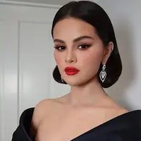 Penampilan Terbaru Selena Gomez Mirip Snow White. [@hungvanngo]