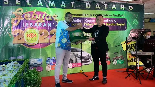 Saling Berbagi Lewat Gebyar Lebaran 2022 di Pusat Grosir Metro Tanah Abang