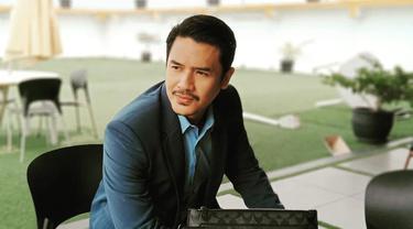 5 Potret Fery Ixel Pemeran Antagonis Di Ftv Kisah Nyata Indosiar Bersama Keluarga News Entertainment Fimela Com