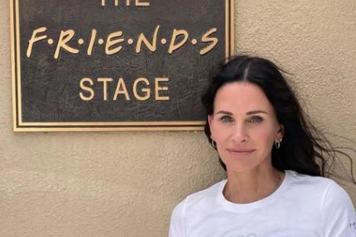 Courtney Cox Kapok Pakai Filler demi Terlihat Awet Muda