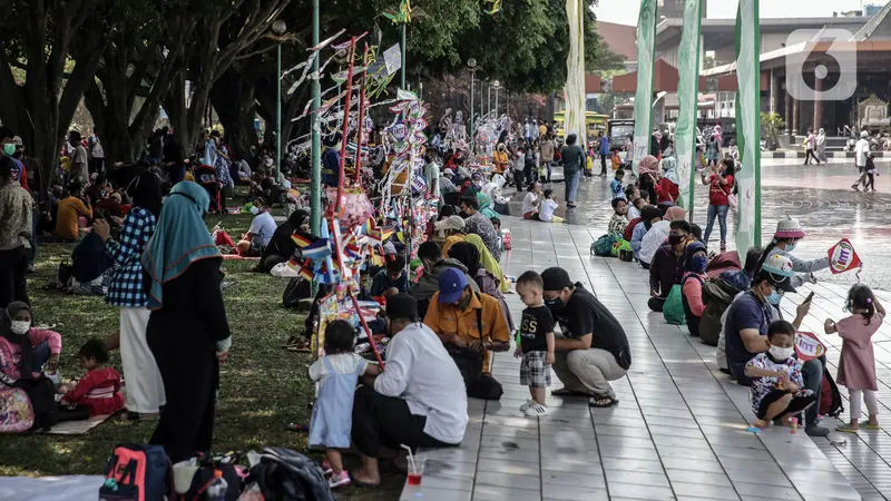 FOTO: Libur Lebaran, TMII Dipadati Pengunjung