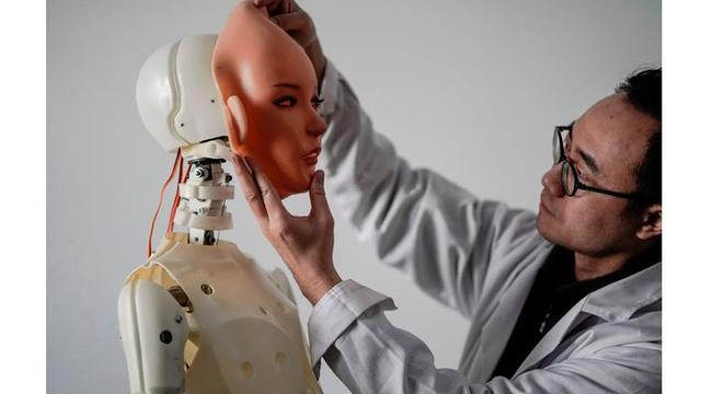 Proses pembuatan robot seks