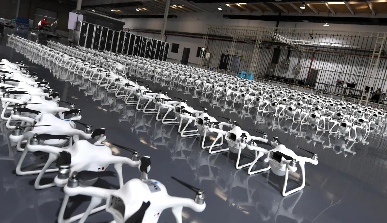 Barisan drone siap untuk diuji coba di Tianjin EFY Technology Co., Ltd., Kota Tianjin, China, 1 Desember 2020. Kawasan Baru Binhai di Tianjin telah secara aktif menggenjot perkembangan industri drone dalam beberapa tahun terakhir dengan mendorong inovasi di kalangan perusahaan. (Xinhua/Zhao Zishuo)