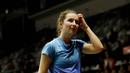 Pebulutangkis Denmark, Sofie Holmboe Dahl, saat melawan  Indonesia, Gregoria Mariska, pada laga Indonesia Masters 2018 di Istora Senayan, Selasa (23/1/2018). Gregoria menang 21-12 dan 21-13 atas Sofie Holmboe. (Bola.com/M Iqbal Ichsan)