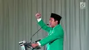 Ketua Umum PPP M Romahurmuziy memberikan pidato saat menghadiri Mukernas II & Bimtek Anggota DPRD PPP di Jakarta, Rabu (19/7). Mukernas II PPP membahas persiapan Pilpres 2019 dan sejumlah permasalahan bangsa. (Liputan6.com/Faizal Fanani)