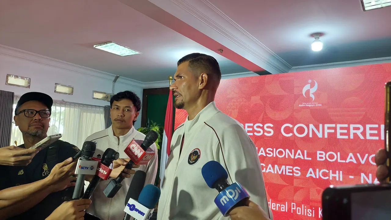 Reidel Toiran, Pelatih Timnas Voli Indoor Putra saat acara Pelepasan Timnas Bola Voli Putra ke Asian Games 2026 di Padepokan Voli Sentul, Bogor, Kamis (24-9-2026). (Bola.com/Arif Anggara Mulya)