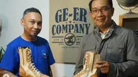 Ridwan Kamil berkolaborasi mendesain sepatu dengan UMKM di Jawa Barat (Dok.Instagram/@geer.company/https://www.instagram.com/p/CDioFX5giGF/Komarudin)