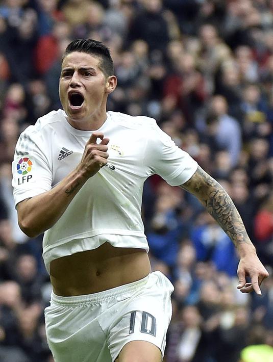 1. James Rodriguez, menurut kabar OK Diario, gelandang Real Madrid ini sedang melakukan diskusi dengan Juventus. Namun untuk mendapatkan tanda tangan pria Kolombia ini Juve harus bersaing dengan MU. (AFP/Gerard Julien)