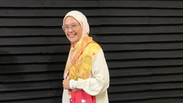 Potret Adhitya Putri yang mencuri perhatian. (credit:instagram.com/adhityaputri)