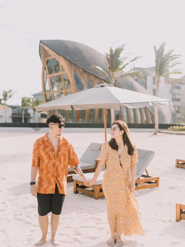 6 Momen Manis Nisya Ahmad dan Suami saat Liburan di Bali, Habiskan Waktu Berdua