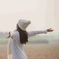 Ilustrasi perempuan yang mencari ketenangan sebagai bentuk self-love./copyright freepik/jcomp