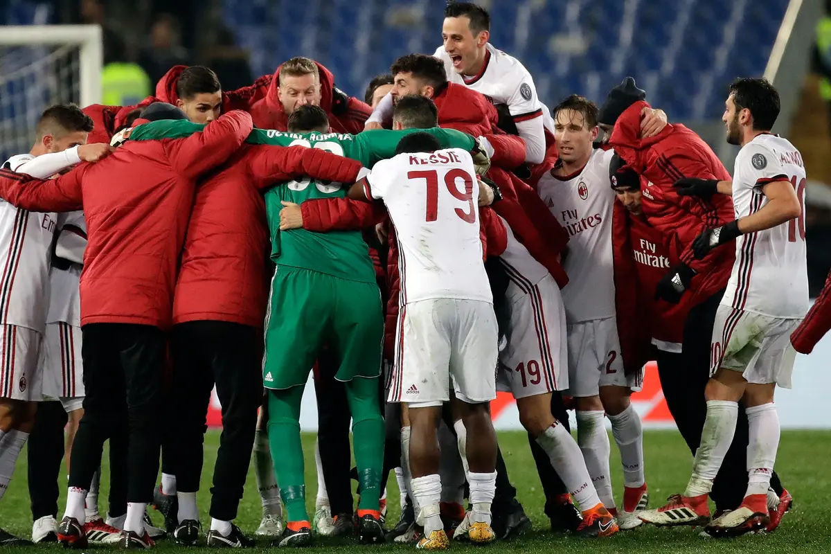 AC Milan Permalukan AS Roma