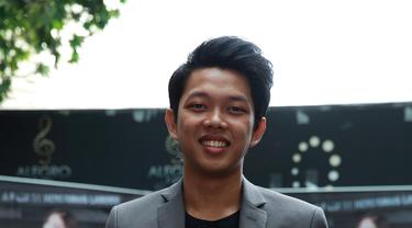 Cium Bibir Jovial Da Lopez Bayu Skak Tebal Dan Basah News Entertainment Fimela Com
