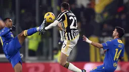 Juventus mencukur tamunya Frosinone 4-0 pada laga perempat final Coppa Italia 2023/2024. Empat gol tuan rumah, tiga di antaranya diborong Arkadiusz Milik ditambah Kenan Yildiz. (Fabio Ferrari/LaPresse via AP)