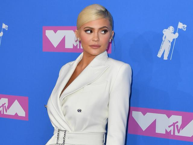 Kiat Turunkan Berat Badan Pasca Melahirkan Ala Kylie Jenner News
