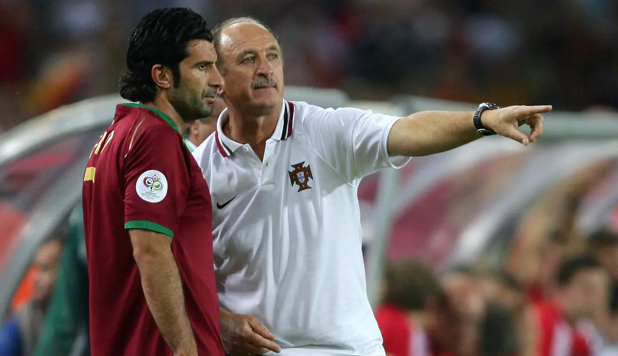 Luiz Felipe Scolari. Pelatih asal Brasil berusia 74 tahun yang kini menjabat sebagai Direktur Teknik klub Athletico Paranaense sejak awal Januari 2023 ini tercatat pernah membesut Timnas Portugal selama hampir 5 tahun sejak 28 November 2003 hingga 30 Juni 2008. Dari total 74 laga, torehannya adalah 42 kali menang, 18 kali imbang dan 14 kali kalah. Prestasi terbaiknya adalah membawa Seleccao menjadi runner up pada ajang Euro 2004 setelah kalah 0-1 dari Yunani di partai final. (AFP/Nicolas Asfouri)
