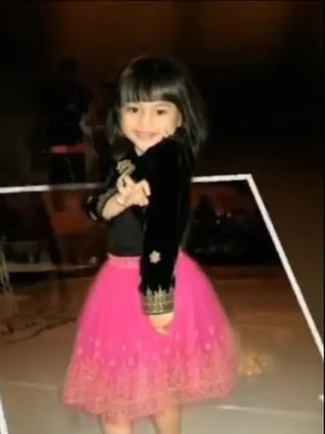 Viral Foto yang Diklaim Masa Kecil Jeje Slebew, Ini 6 Potretnya