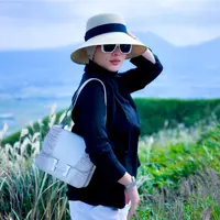 Syahrini selalu sukses mencuri perhatian publik dengan gaya hidupnya yang mewah. [@princessyahrini]